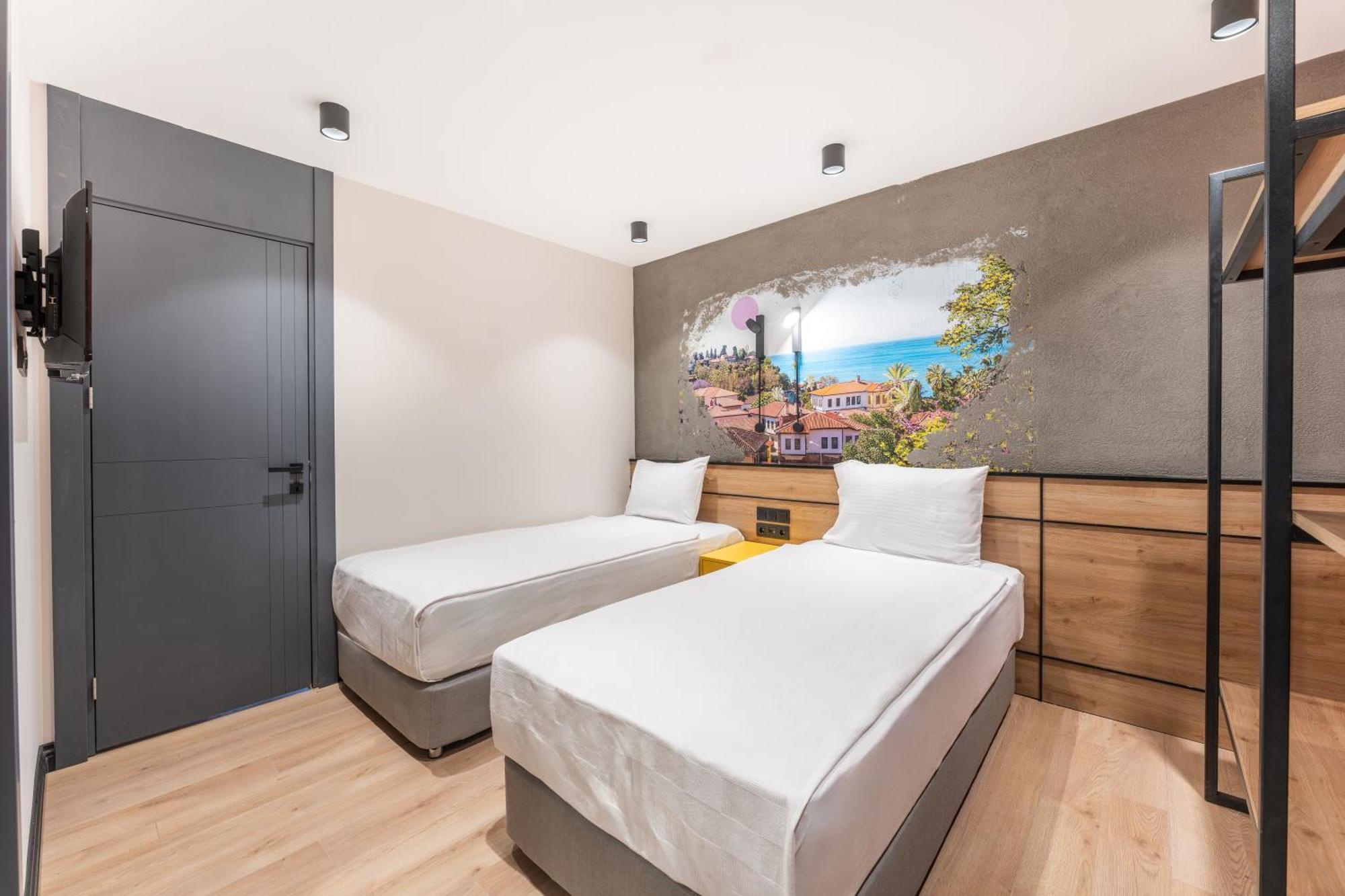 Just Hotel
